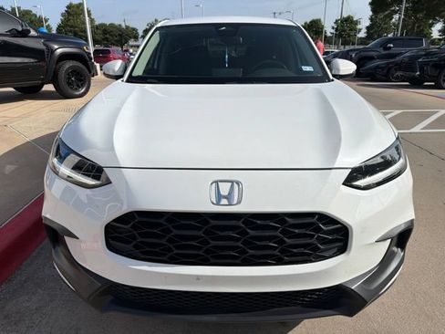 Used 2024 Honda HR-V LX image 2