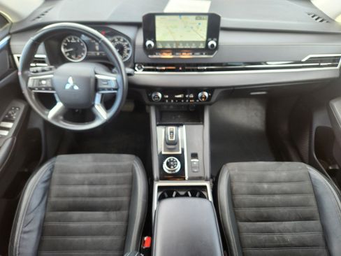 Used 2022 Mitsubishi Outlander SE image 20