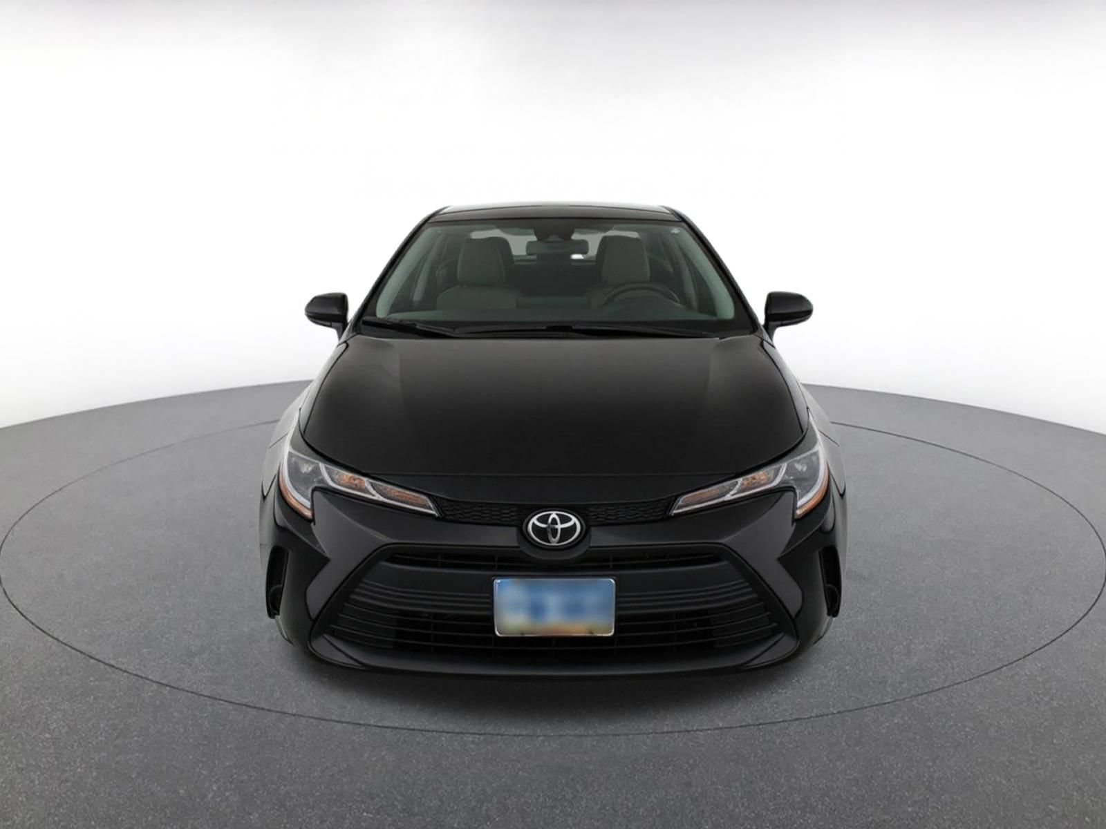 Used 2025 Toyota Corolla LE FWD image 2