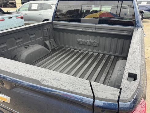 Used 2023 Chevrolet Silverado 1500 High Country w/ High Country Premium Package image 7