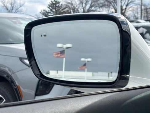 Certified 2023 Buick Enclave Essence image 31