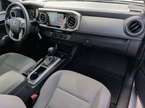 Used 2022 Toyota Tacoma SR5 w/ Technology Package RWD image 18