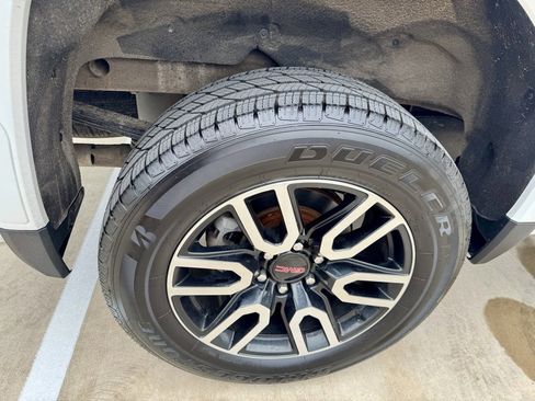 Used 2020 GMC Sierra 1500 AT4 w/ AT4 Premium Package image 10