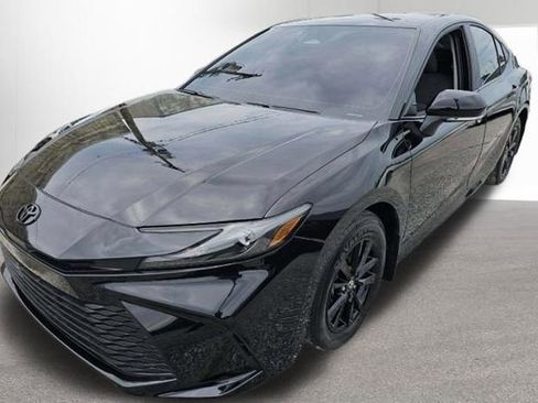 Used 2025 Toyota Camry LE FWD image 2