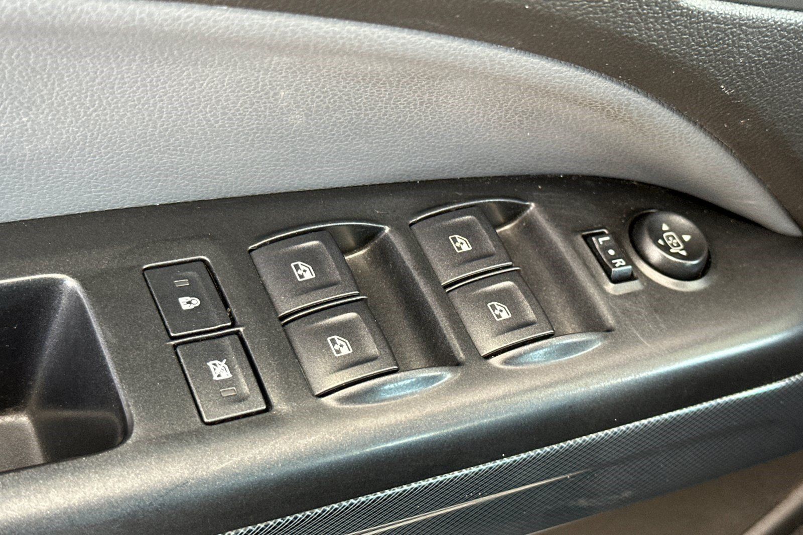 Used 2016 Chevrolet Colorado Z71 AWD/4WD image 13
