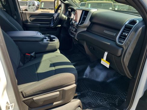 New 2026 RAM 2500 Big Horn AWD/4WD image 15