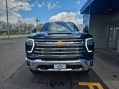 Certified 2025 Chevrolet Silverado 2500 LTZ w/ LTZ Premium Package AWD/4WD image 4