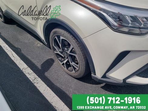 Used 2020 Toyota C-HR XLE image 4
