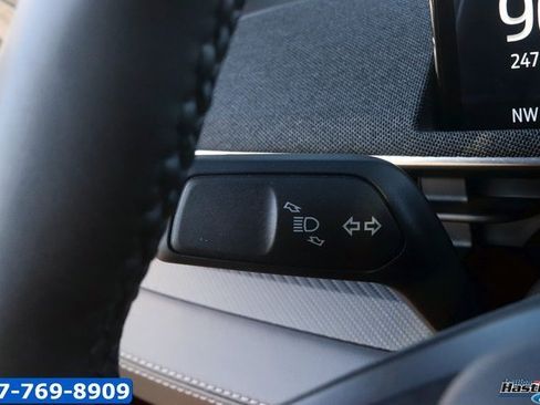 Used 2022 Ford Mustang Mach-E Premium image 23