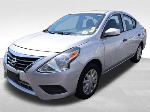 Used 2019 Nissan Versa S Plus FWD image 4
