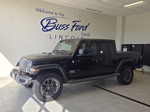 Used 2020 Jeep Gladiator Overland AWD/4WD image 1