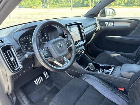 Used 2021 Volvo XC40 T5 R-Design w/ Protection Package Premier AWD/4WD image 21