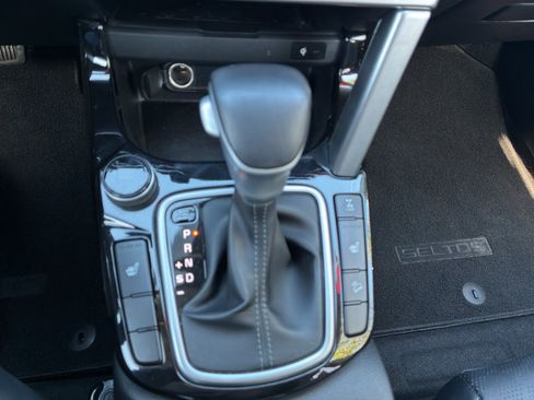 Used 2023 Kia Seltos EX AWD/4WD image 32
