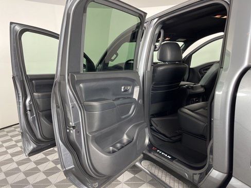 Used 2018 Nissan Titan SL w/ Midnight Edition RWD image 36