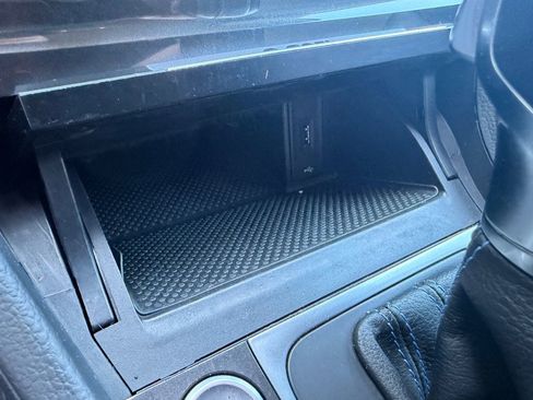 Used 2019 Volkswagen e-Golf SEL Premium image 27