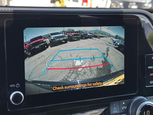 Used 2025 Toyota Highlander XSE AWD/4WD image 25