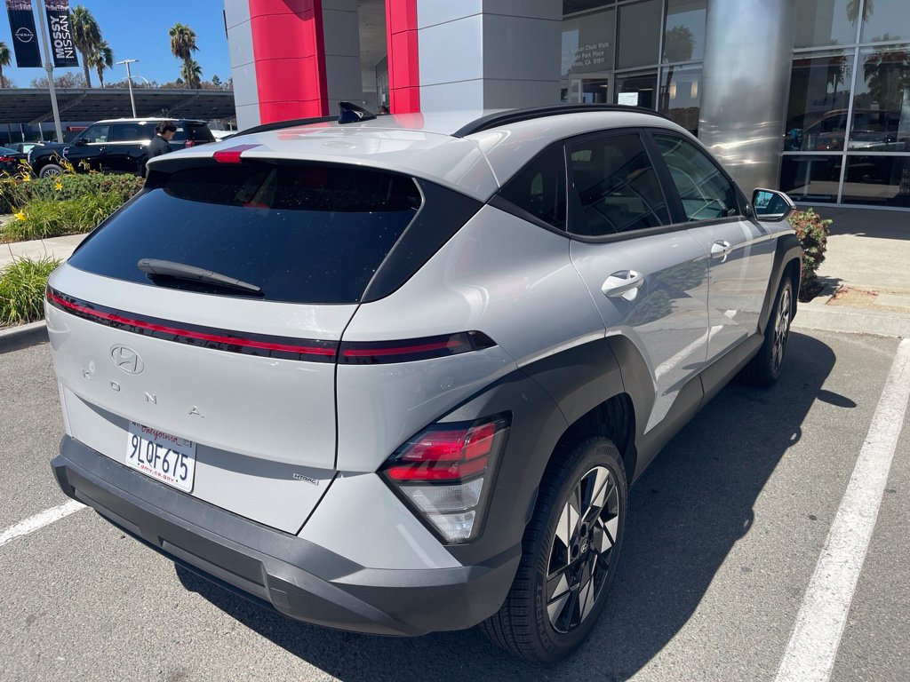 Used 2024 Hyundai Kona SEL AWD/4WD image 3
