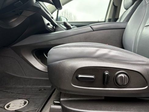 Used 2020 Buick Enclave Essence w/ Sound and Sites Package image 28