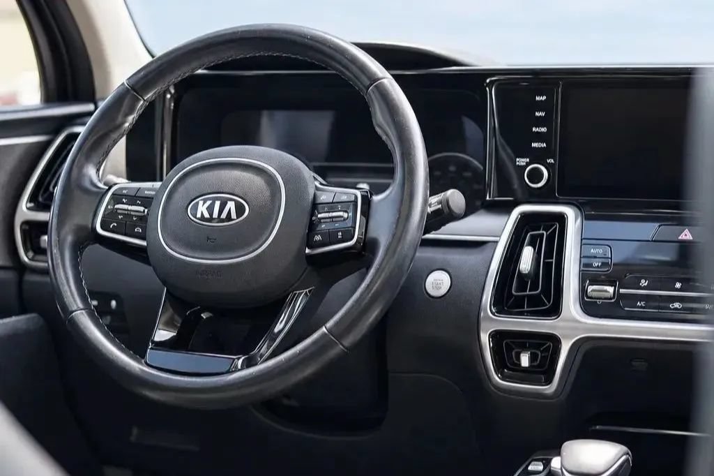 Used 2021 Kia Sorento SX FWD image 17