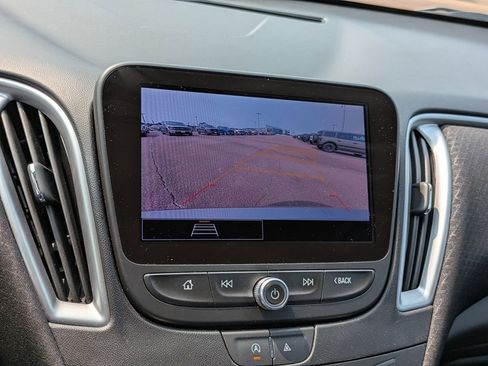 Used 2024 Chevrolet Malibu LT image 18