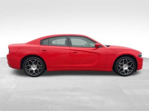 Used 2022 Dodge Charger SXT image 8