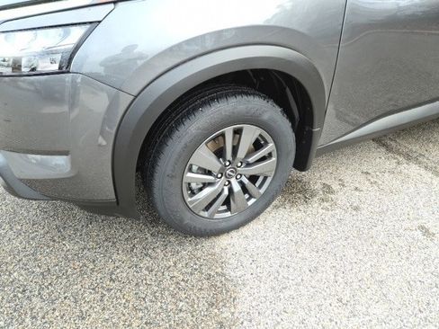 New 2025 Nissan Pathfinder SV w/ SV Premium Package image 6