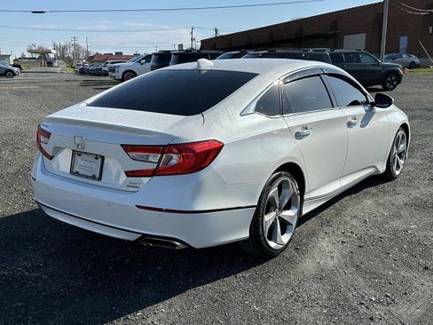 Used 2018 Honda Accord Touring image 8