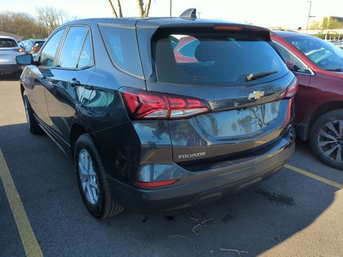 Used 2022 Chevrolet Equinox LS image 4