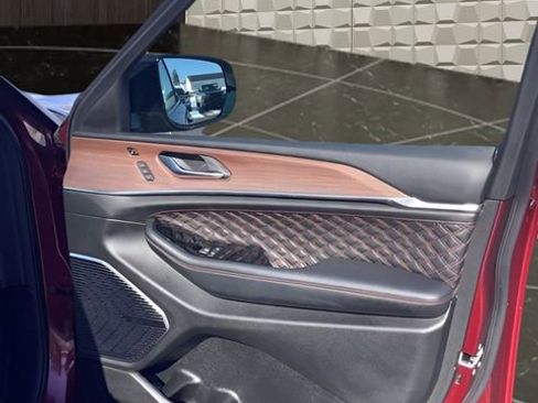 Certified 2023 Jeep Grand Cherokee Summit image 16