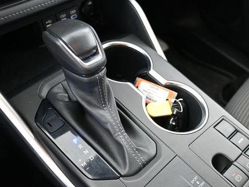 Used 2023 Toyota Highlander LE image 24