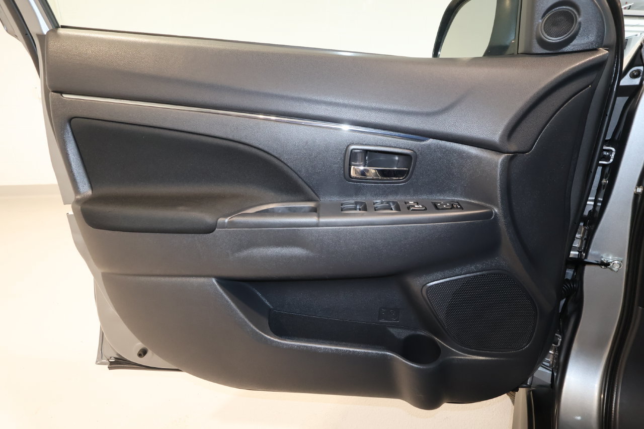 Used 2025 Mitsubishi Outlander Sport LE AWD/4WD image 20