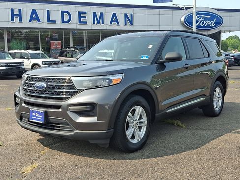 Used 2020 Ford Explorer XLT AWD/4WD image 3