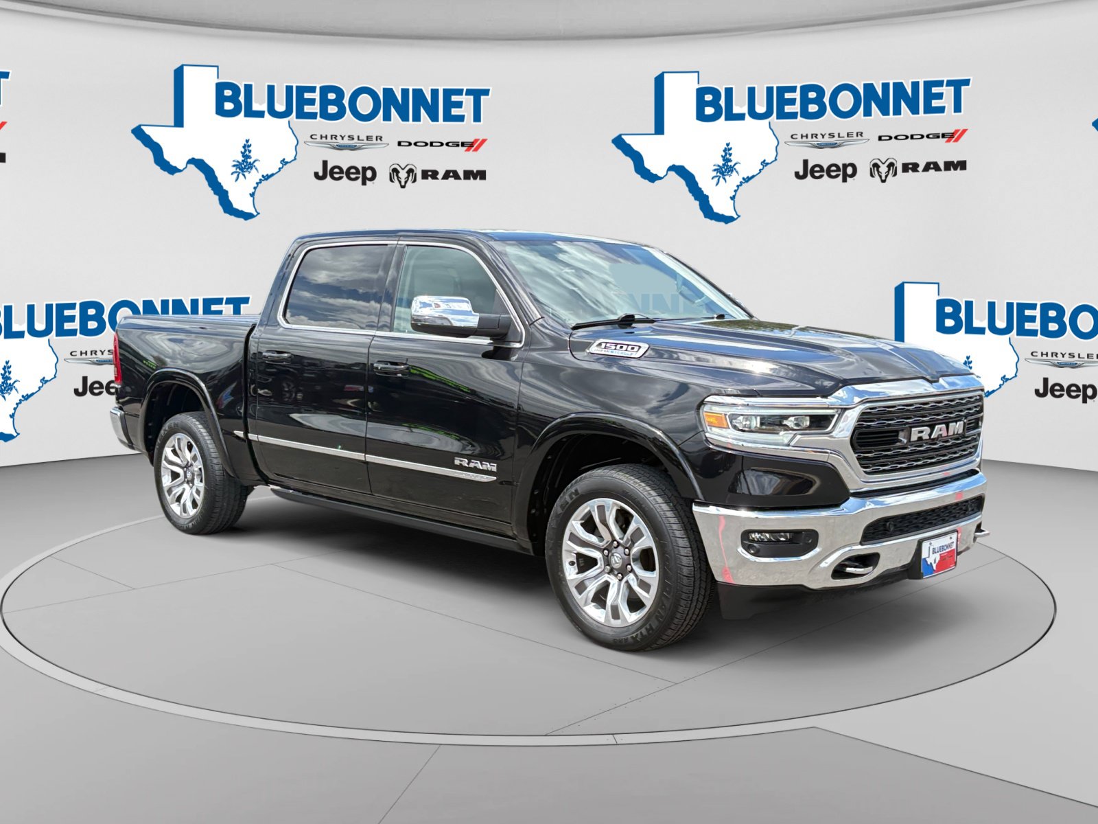 Used 2024 RAM 1500 Limited AWD/4WD image 3