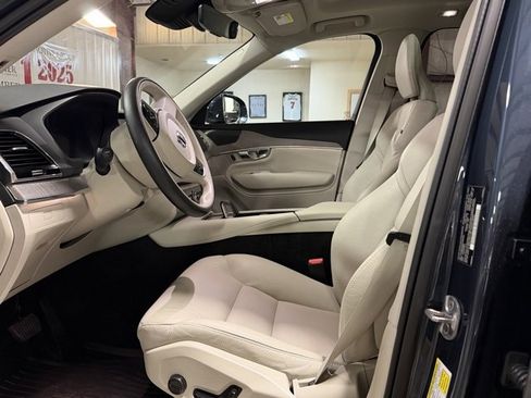 Used 2025 Volvo XC90 B6 Plus w/ Protection Package Premier image 9