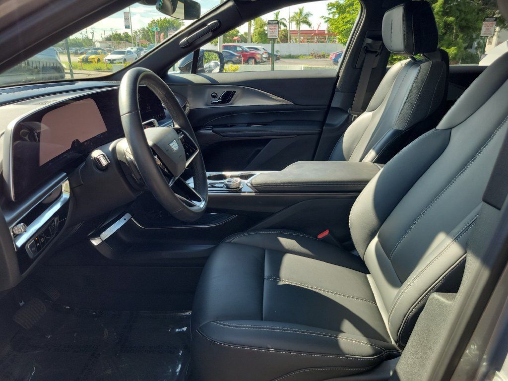 Used 2024 Cadillac Lyriq Tech RWD image 25