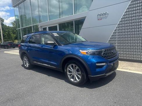 Used 2021 Ford Explorer XLT w/ Equipment Group 202A AWD/4WD image 1