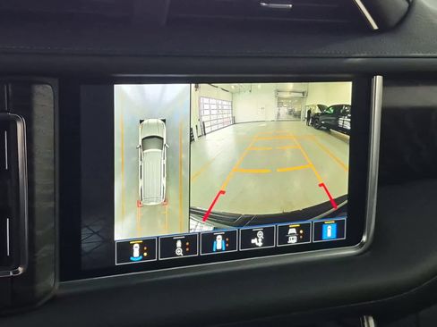Used 2022 GMC Yukon Denali AWD/4WD image 15