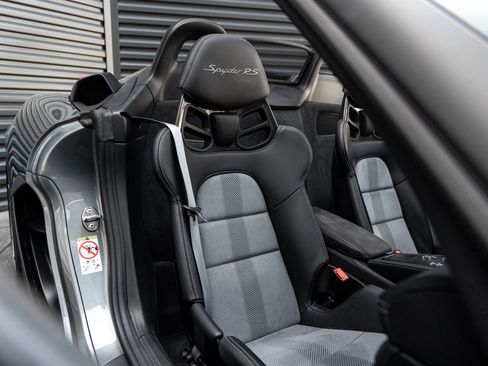 Certified 2024 Porsche 718 Boxster Spyder RS RWD image 34