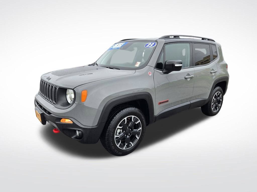 Used 2023 Jeep Renegade Trailhawk w/ Trailhawk Elite Group AWD/4WD image 9