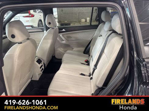 Used 2023 Volkswagen Tiguan SE R-Line image 26
