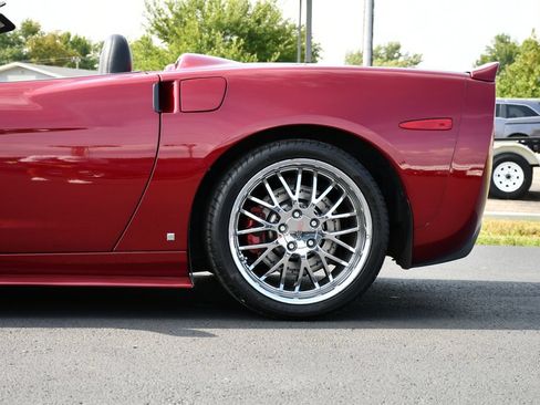 Used 2006 Chevrolet Corvette Convertible w/ Preferred Equipment Group RWD image 11