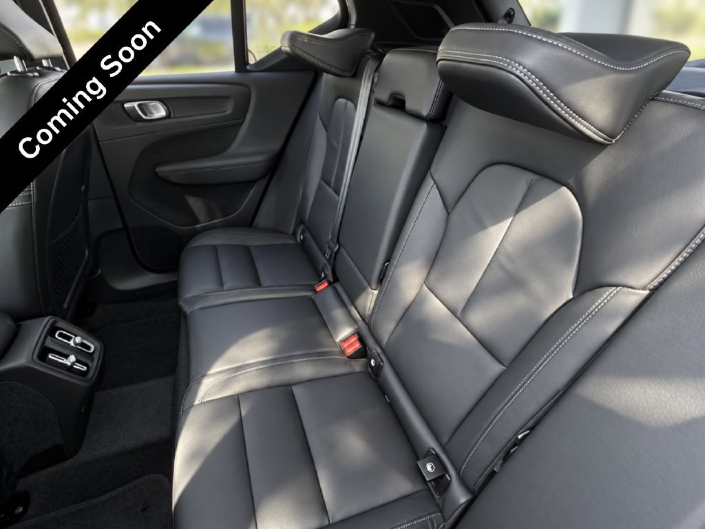 Certified 2024 Volvo XC40 B5 Ultimate w/ Protection Package Premier AWD/4WD image 7