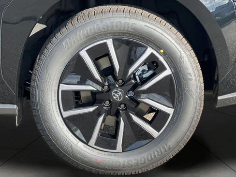 New 2026 Toyota bZ XLE image 33