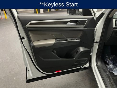 Certified 2023 Volkswagen Atlas SE w/ Black Wheel Package image 16