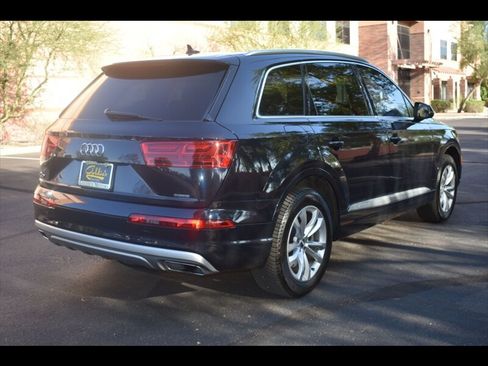 Used 2017 Audi Q7 2.0T Premium AWD/4WD image 7