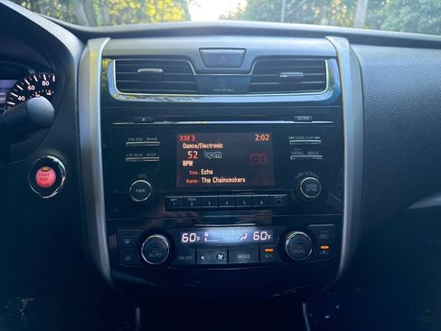 Used 2013 Nissan Altima 2.5 SV FWD image 19