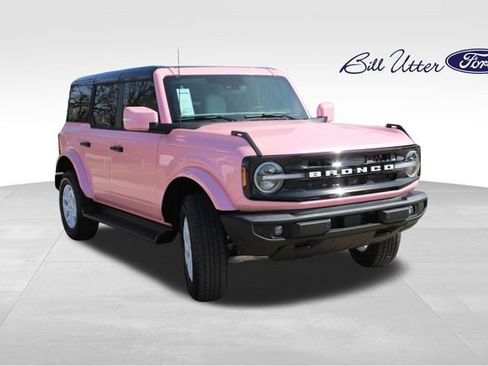 New 2025 Ford Bronco Outer Banks image 2