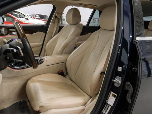 Used 2018 Mercedes-Benz E 400 4MATIC Wagon w/ Premium 2 Package image 3