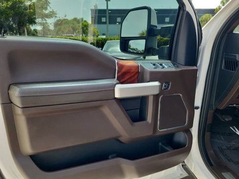 Used 2019 Ford F250 King Ranch w/ King Ranch Ultimate Package AWD/4WD image 22