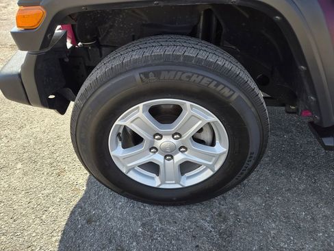 Used 2021 Jeep Wrangler Unlimited Sport image 32